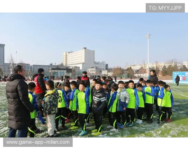 “足球公益活动：带来更多青少年参与体育的机会”，足球俱乐部公益活动