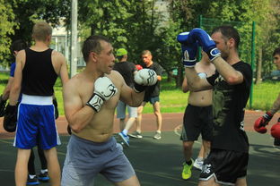 米兰电竞-英超球队赛季中期体能负荷动态调整策略，英超球员身体素质